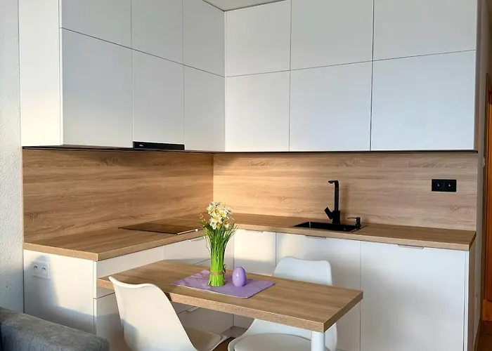 In Διαμέρισμα *